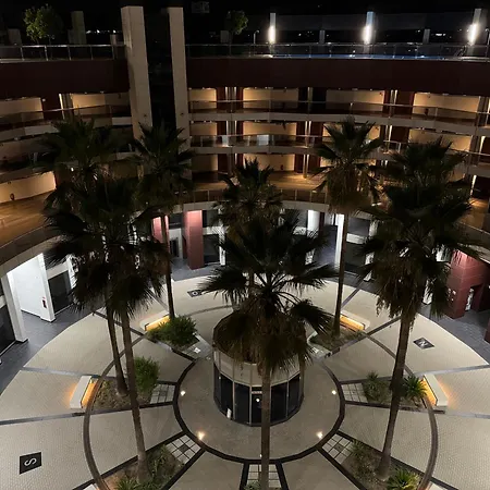 Cotur 327 Parking Gratuito